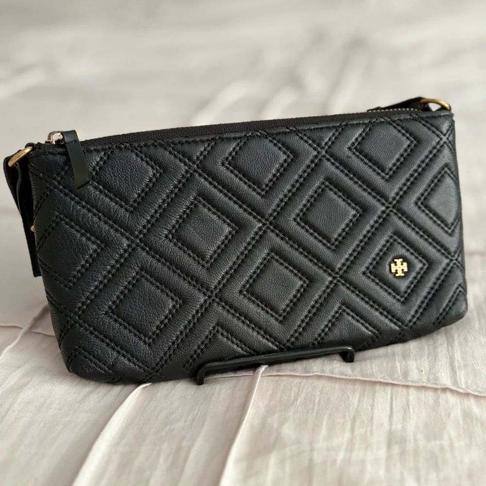Tory Burch Kira Chevron Slim Crossbody Bag – Black Quilted Leather - Picture 2 of 10